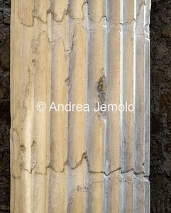 Temple of the Nymphs Columns of peperino, covered in Plaster - Detail | Andrea Jemolo