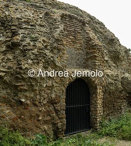 Sepulcher of Largo Talamo Entrance to the mausoleum | Andrea Jemolo