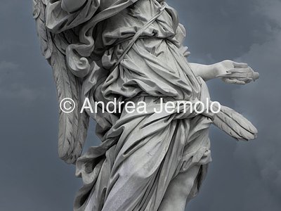 Ponte Sant'Angelo e le dieci statue raffiguranti Angeli che portano gli strumenti della Passione Angelo con I chiodi con cui Gesù venne crocifisso | Andrea Jemolo