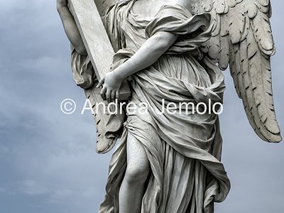 Ponte Sant'Angelo e le dieci statue raffiguranti Angeli che portano gli strumenti della Passione Angelo con la Croce | Andrea Jemolo