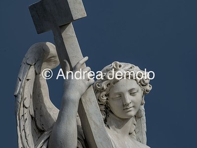 Ponte Sant'Angelo e le dieci statue raffiguranti Angeli che portano gli strumenti della Passione Angelo con la Croce | Andrea Jemolo