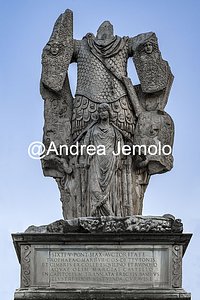 Campidoglio Ninfeo di Alessandro Severo detto "Trofei di Mario", da una fontana monumentale | Andrea Jemolo