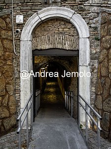 Mausoleo Monte del Grano Portone d'ingresso | Andrea Jemolo