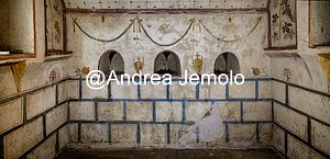 Colombari via Pescara, via Taranto - Parete lunga con tre nicchie Colombario N° 1 via Pescara, via Taranto | Andrea Jemolo