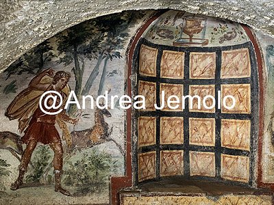 Ipogeo di via Livenza Ipogeo di via Livenza - Affresco con Diana mentre caccia una coppia di cervi | Andrea Jemolo