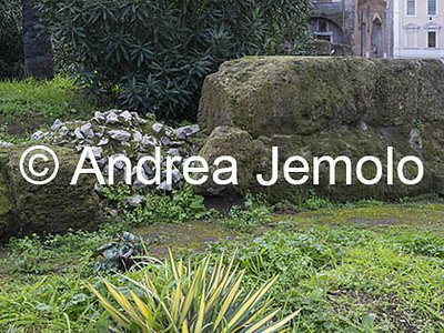 Mura Serviane Le mura a Largo Magnanapoli | Andrea Jemolo