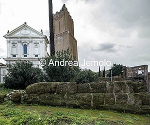 Servian wall The walls at Largo Magnanapoli | Andrea Jemolo