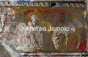 Columbarium of Pomponius Hylas is Decoration with paint and stucco of an aedicula | Andrea Jemolo