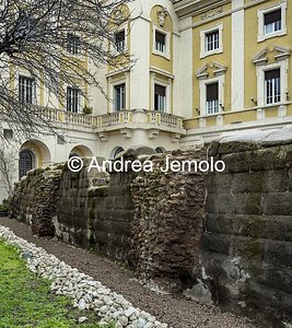 Mura Serviane Le mura a Largo Giovanni Montemartini | Andrea Jemolo
