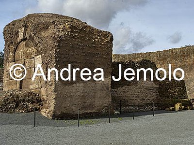 Mausoleo detto "Torrione prenestino" Cella sepolcrale | Andrea Jemolo