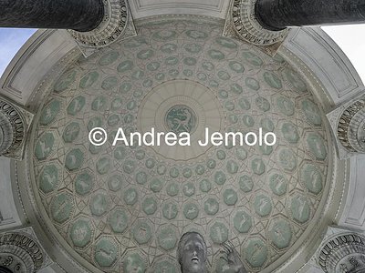 Villa Borghese Tempio o Tempietto di Diana - Soffitto a cassettoni con scene di caccia | Andrea Jemolo