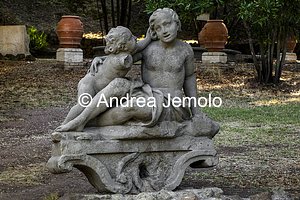 Villa Sciarra Sandstone statue | Andrea Jemolo