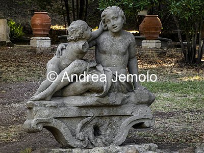 Villa Sciarra Statua in arenaria | Andrea Jemolo