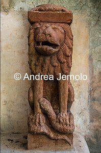 Villa Sciarra Statue | Andrea Jemolo