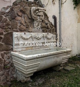 Villa Sciarra Fountain of the sarcophagus or the Mascherone | Andrea Jemolo