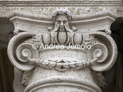 Campidoglio Palazzo dei Conservatori - Capitello del portico | Andrea Jemolo