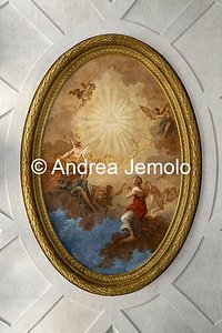 Oratorio dei Filippini Sala Borromini - Soffitto con l'affresco "Adorazione del simbolo della Trinità" | Andrea Jemolo