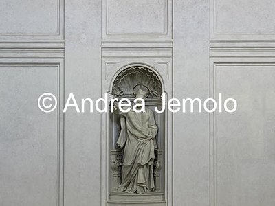 Oratorio dei Filippini Sala Borromini o Oratorio - Lato Nord con statua in gesso e stucco di San Filippo Neri  | Andrea Jemolo