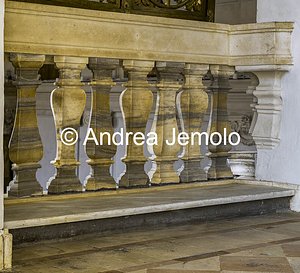 Oratorio dei Filippini Sala Borromini o Oratorio - Loggia dei Cardinali - Balaustra a colonnine alternate - Pertocolare | Andrea Jemolo