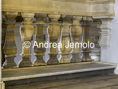 Oratorio dei Filippini Sala Borromini o Oratorio - Loggia dei Cardinali - Balaustra a colonnine alternate - Pertocolare | Andrea Jemolo