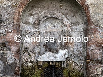 Pago Triopio o Triopio di Erode Attico Statua che rappresenta la personificazione del dio Almone | Andrea Jemolo