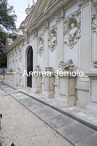 Villa Borghese Padiglione dell’Uccelliera, Prospetto ovest con Busti dentro nicchie ovali | Andrea Jemolo