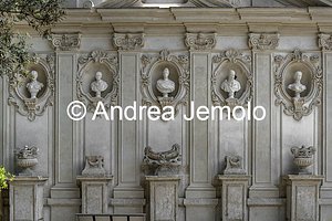 Villa Borghese Padiglione dell’Uccelliera, Prospetto ovest con Busti dentro nicchie ovali | Andrea Jemolo