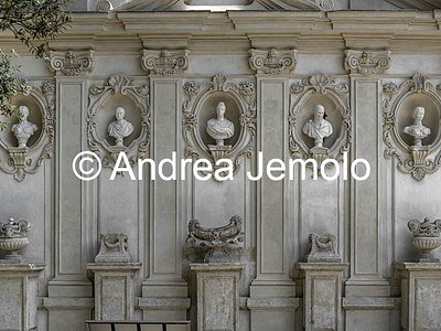 Villa Borghese Padiglione dell’Uccelliera, Prospetto ovest con Busti dentro nicchie ovali | Andrea Jemolo