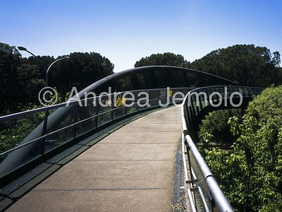 Pedestrian bridge in Villa Pamphili From the park - east side | Andrea Jemolo