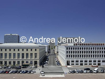 EUR L'EUR dall'alto del Palazzo dei Congressi verso il Palazzo della Civiltà del Lavoro | Andrea Jemolo