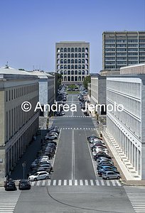 EUR L'EUR dall'alto del Palazzo dei Congressi verso il Palazzo della Civiltà del Lavoro | Andrea Jemolo