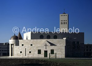 Cappella di San Tommaso d'Aquino a Tor Vergata Fronte est | Andrea Jemolo