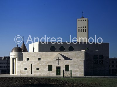 Chapel of San Tommaso d'Aquino in Tor Vergata East front | Andrea Jemolo