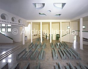 Cappella di San Tommaso d'Aquino a Tor Vergata Aula dal matroneo | Andrea Jemolo