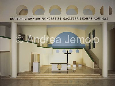 Chapel of San Tommaso d'Aquino in Tor Vergata Presbytery | Andrea Jemolo