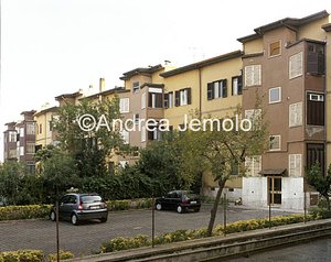 Quartiere di Stella Polare - Ostia Edificio in Linea su via Delle Fiamme Gialle | Andrea Jemolo