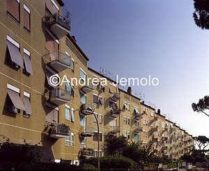 Quartiere INA casa Tuscolano II Case in linea lungo via Sagunto | Andrea Jemolo