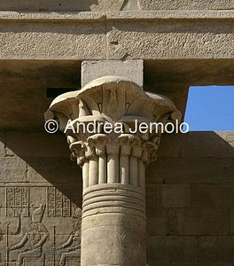 Tempio di Iside Capitello composito | Andrea Jemolo