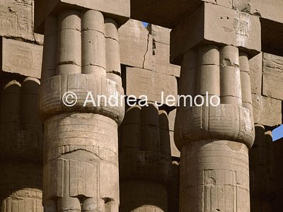 Temple Courtyard of Amenhotep III - Amenophis III - Detail of the columns | Andrea Jemolo