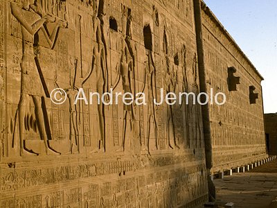 Temple of Hathor Decorations west side | Andrea Jemolo