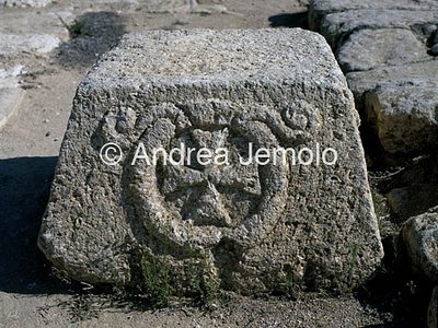 Basilica Capitello con croce | Andrea Jemolo