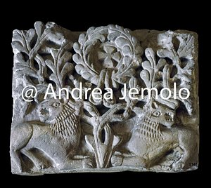 Museo copto Frammento con Croce e leoni | Andrea Jemolo