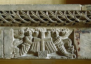 Museo copto Fregio con Angeli e Croce | Andrea Jemolo