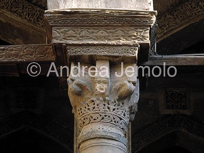 Salih Talai Sala di preghiera - capitello | Andrea Jemolo