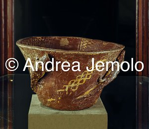 Museo Egizio Coppa con coccodrillo e disegni geometrici | Andrea Jemolo