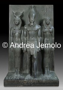 Egyptian museum Triad of Micerino - 17° nomoi, Scist, Giza | Andrea Jemolo