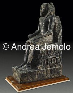 Egyptian museum Chefren - statue in diorite | Andrea Jemolo