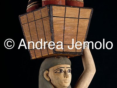 Egyptian museum Bearer of offers - Detail, Thebes | Andrea Jemolo