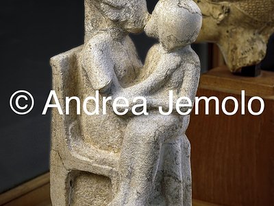 Egyptian museum Akhenhaton kisses his daughter, Tell el-Amarna | Andrea Jemolo