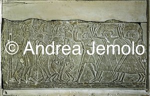 Museo Egizio Rilievo con danza e processione funebre, Saqqara | Andrea Jemolo